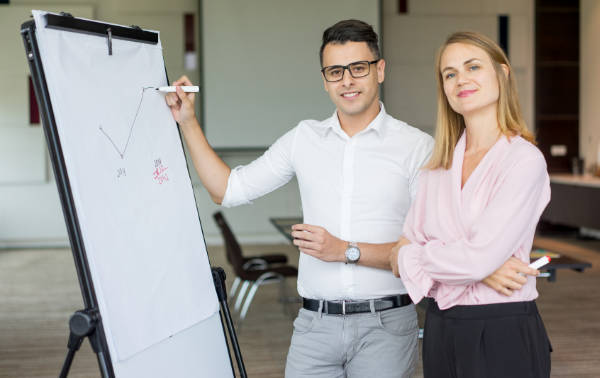 Vendedores y equipos de ventas en la escuela de Tamas Kasza Vendedores y equipos de ventas en la escuela de Tamas Kasza
